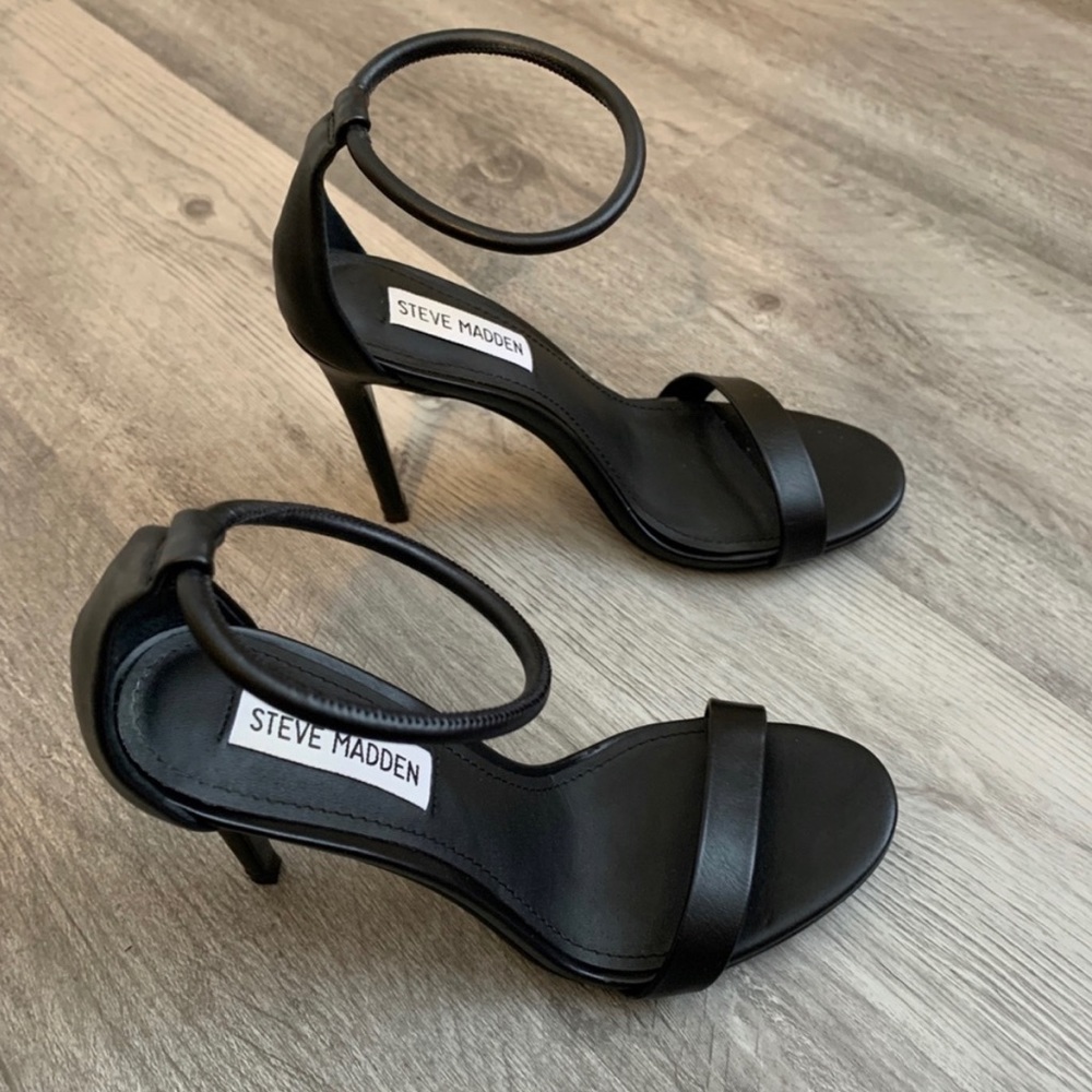 Steve Madden Soph Black Ankle Strap Heels 6